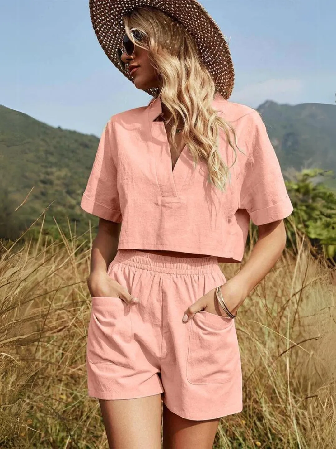 Elchic Relaxed Chic Crop Top and Comfort Elastic Shorts Set