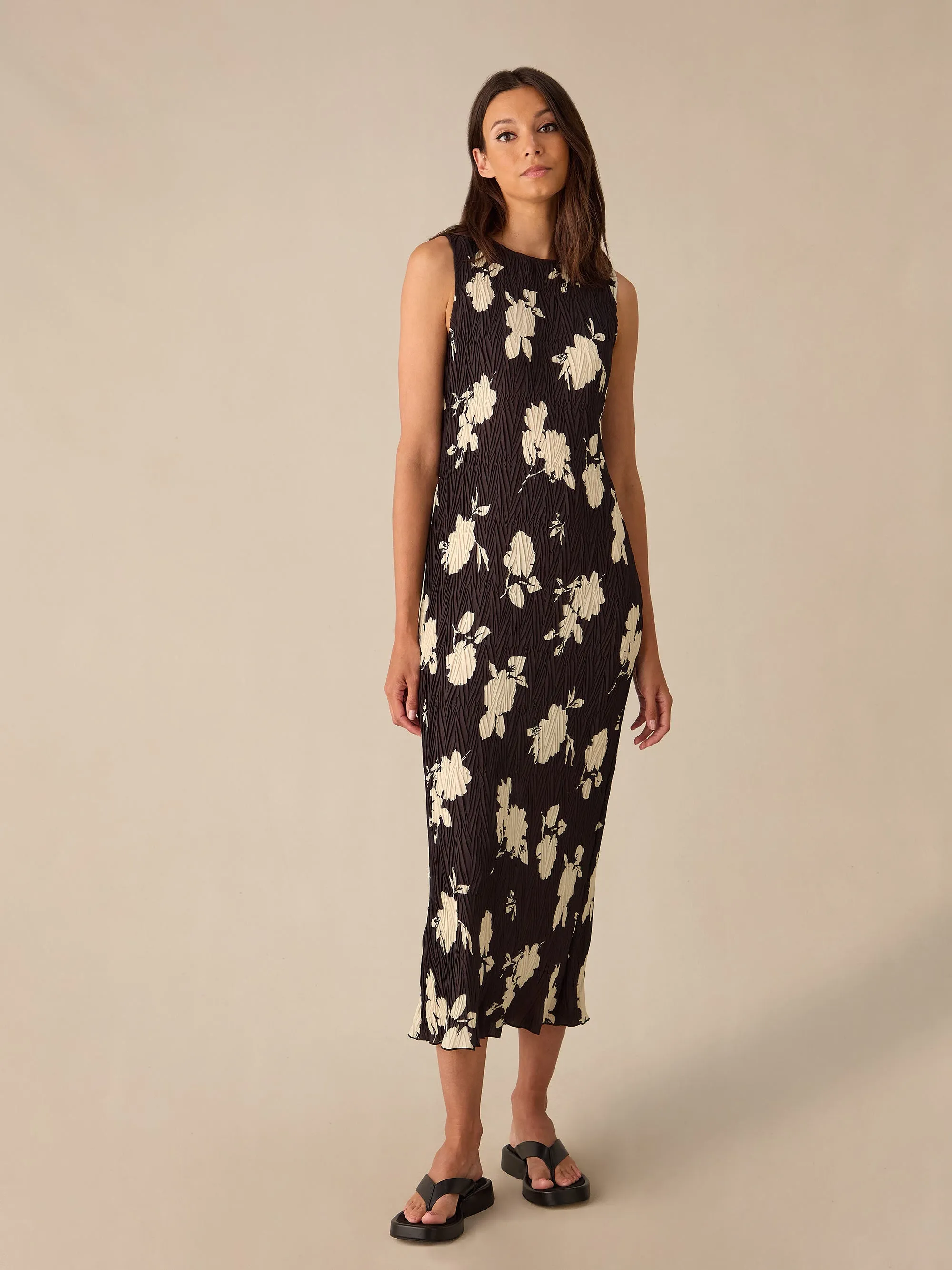 Mono Floral Plisse Tube Dress