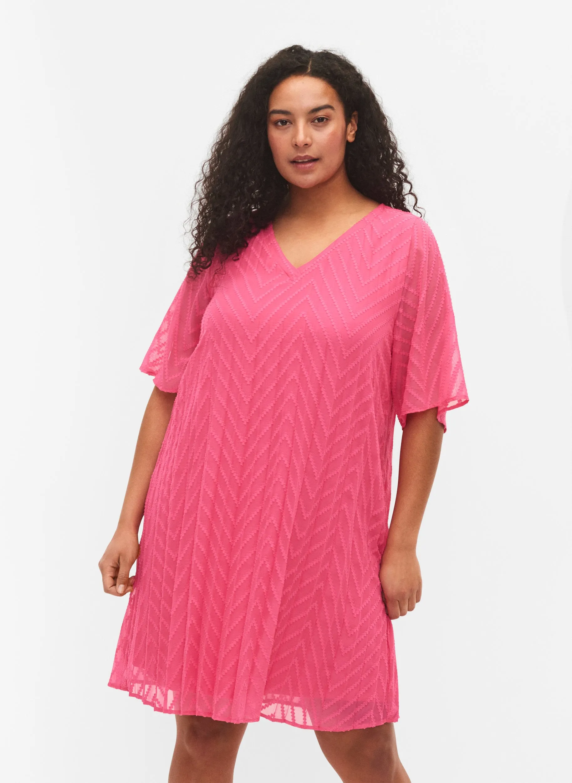 Zizzi Mya Pleated Dress in Pink