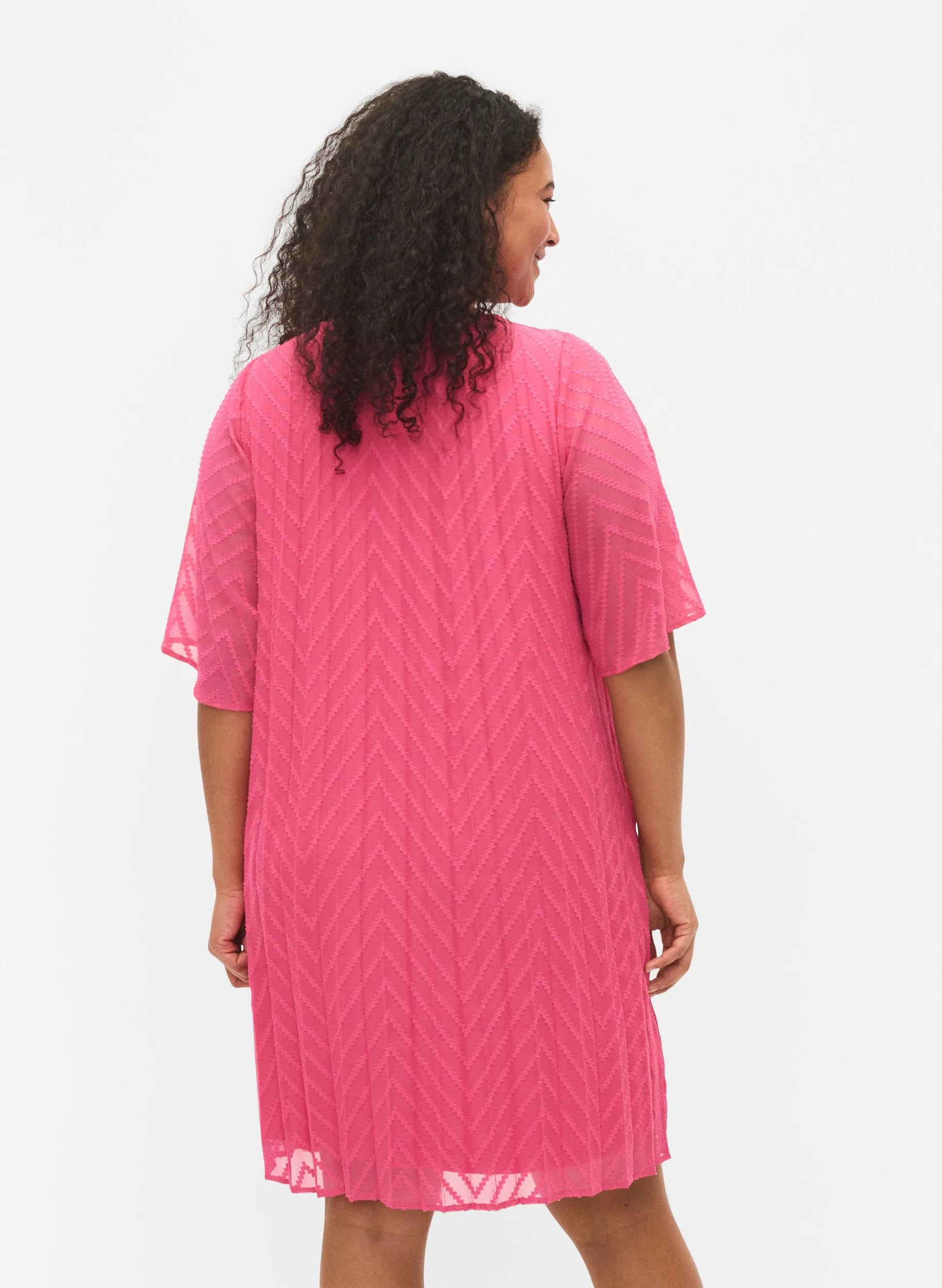 Zizzi Mya Pleated Dress in Pink